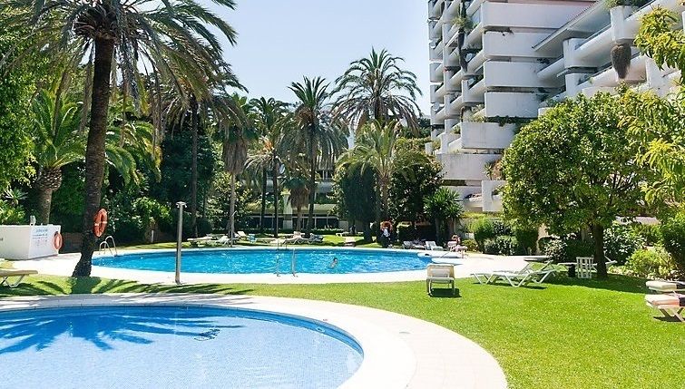 Jardines del Mar Pool